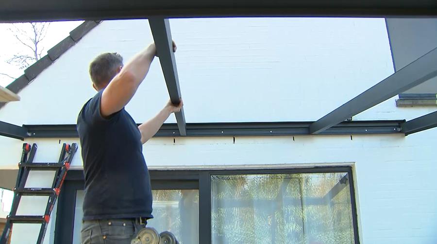 Hoe zelf een terrasoverkapping plaatsen
