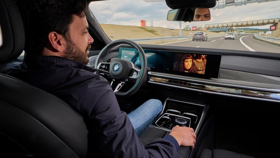 BMW Group pose un nouveau jalon en matière de conduite automatisée