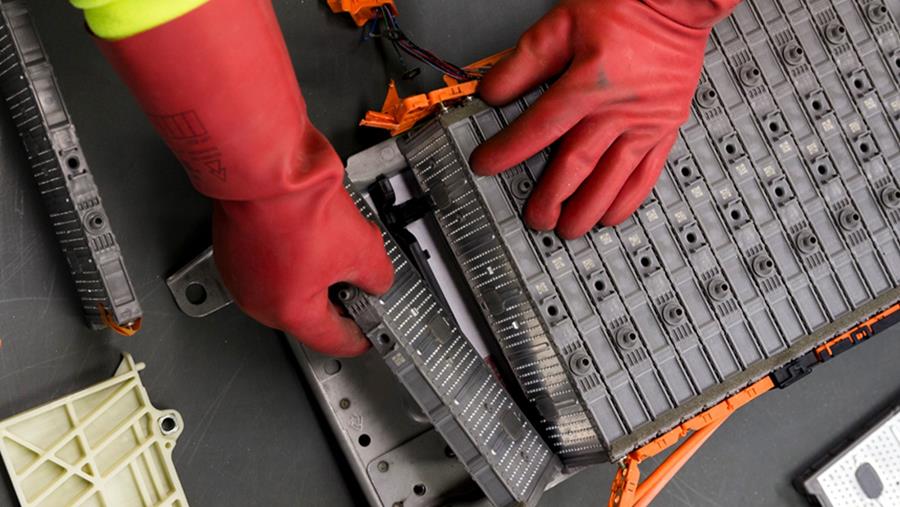 Vous recyclez séparément les piles et batteries au li-ion et plomb ? Merci !