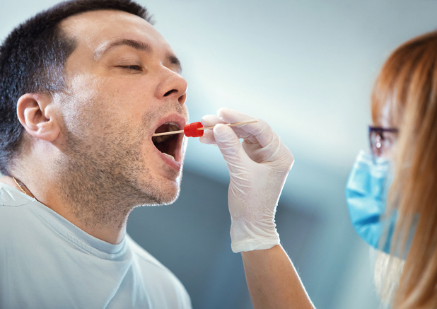Testing en vaccinatie: welke plaats voor de apotheker?