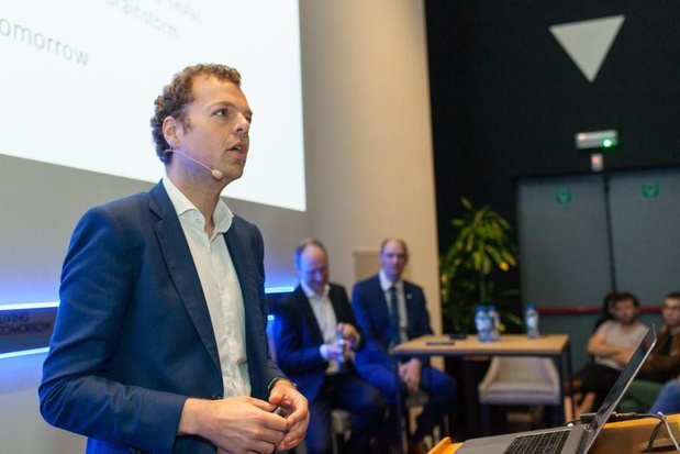 Covid-19: overheid gaat terrein monitoren