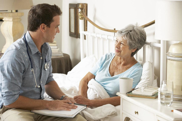 Dix hôpitaux au chevet du patient à domicile 