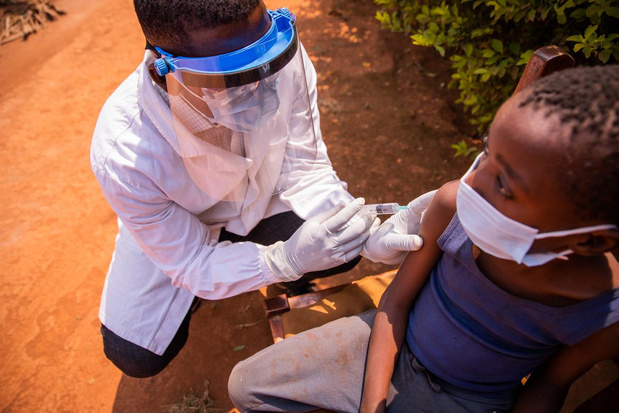 OMS : Plus de vaccination pourrait rendre 2,5 milliards de doses d'antibiotiques superflues