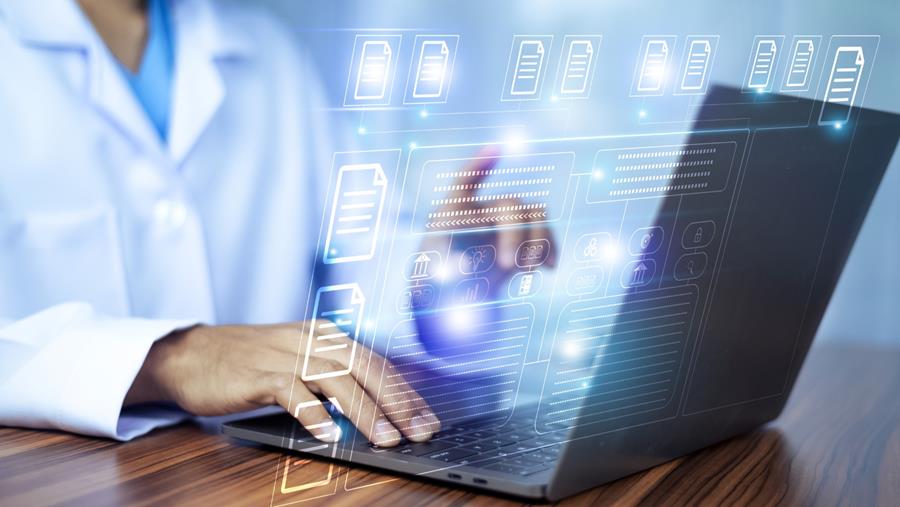 Meer dan helft ziekenhuisartsen voert platte tekst in EPD in