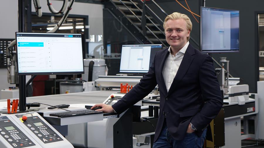 Zünd demonstreert S3 en G3 snijmachine op Sign2Com