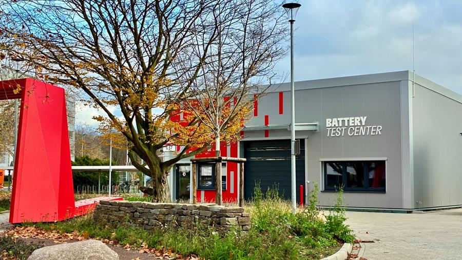 Henkel lance des solutions de réparation pour l'e-mobilité