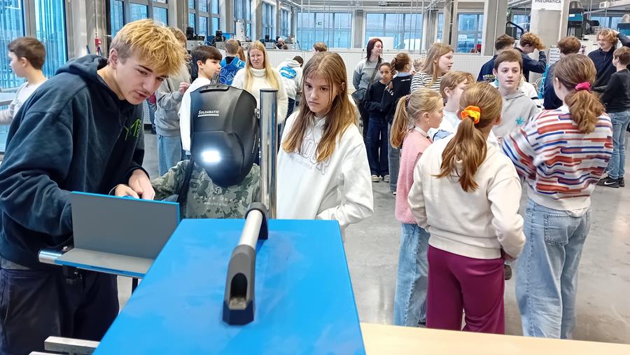 750 leerlingen zakken af naar doe-dagen VTIBRUGGE